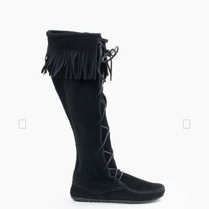 Minnetonka Black Moccasin Boots Size 7